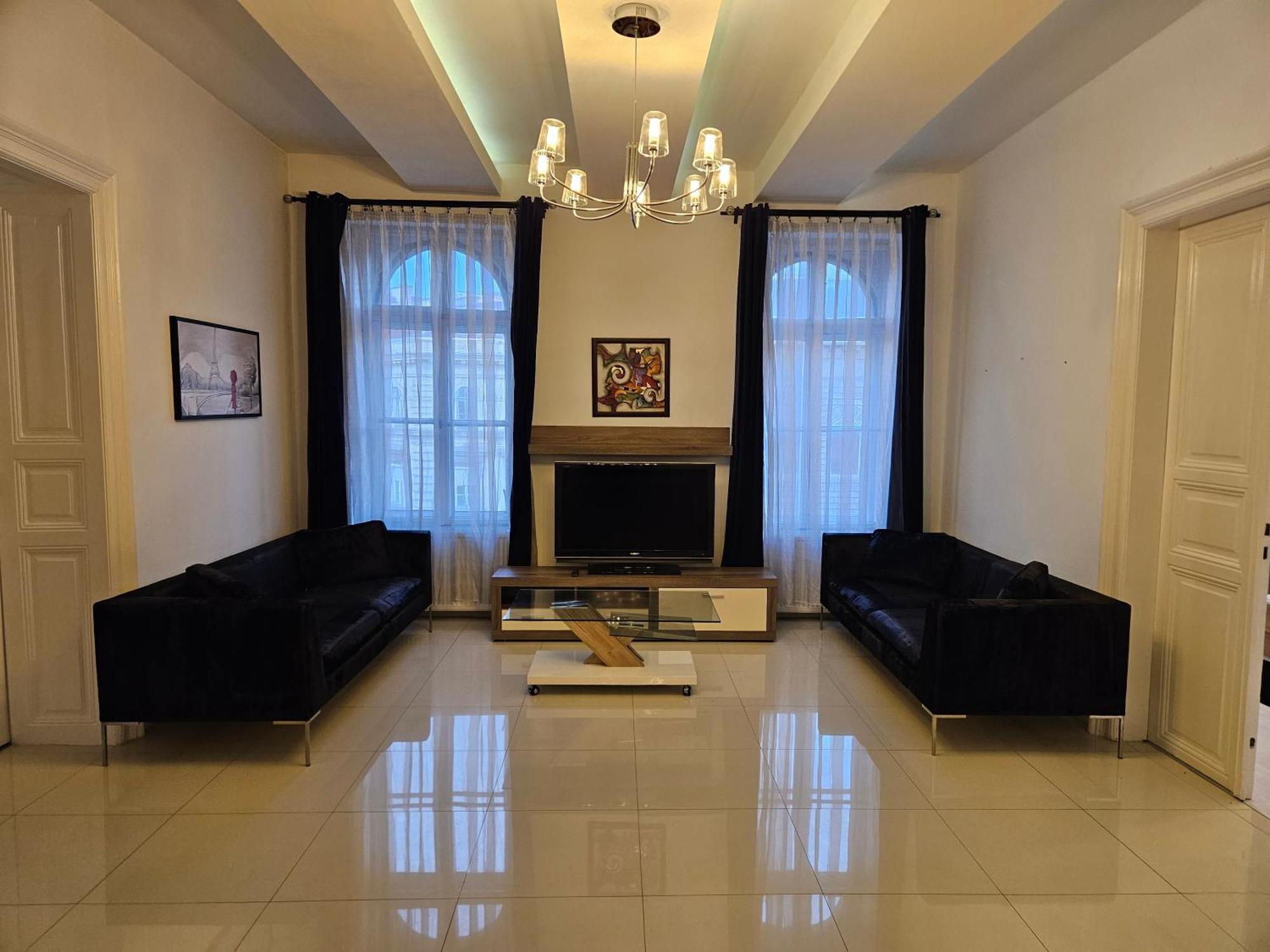 Designer Andrassy Hostal
